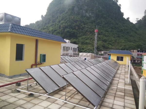大新县下雷卫生院平板太阳能热水工程
